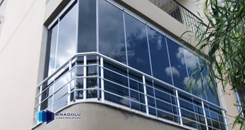 siyah cam balkon