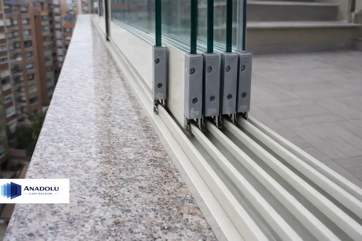 sürme cam balkon sistemi nedir nasıl çalışır cam balkon modelleri sürgülü balkon sistemi