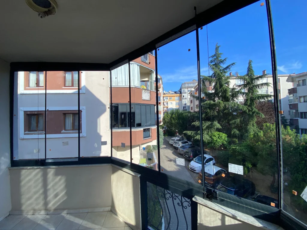 İstanbul Anadolu Yakası katlanır cam balkon tamamlanmış balkon kapatma uygulaması