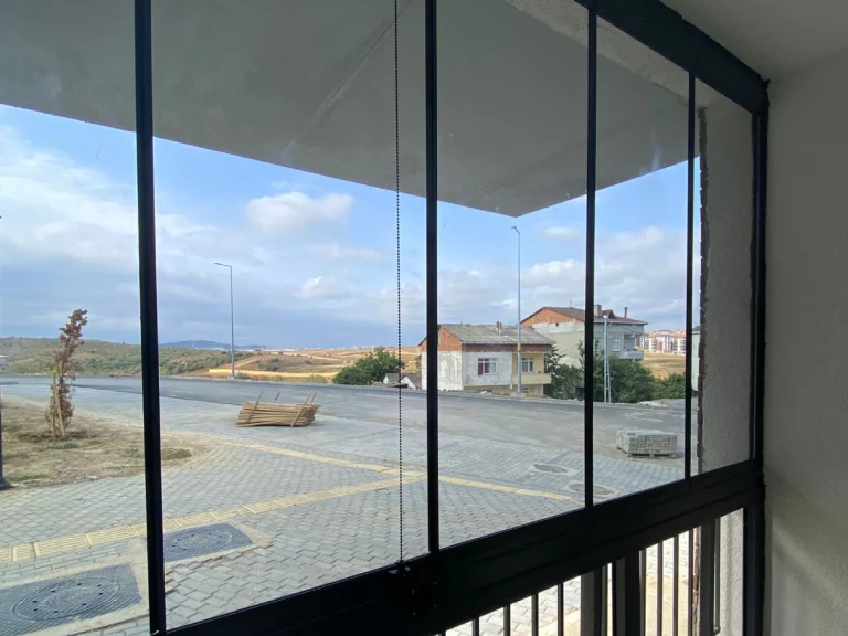 İstanbul katlanır cam balkon sistemi balkon kapatma uygulaması